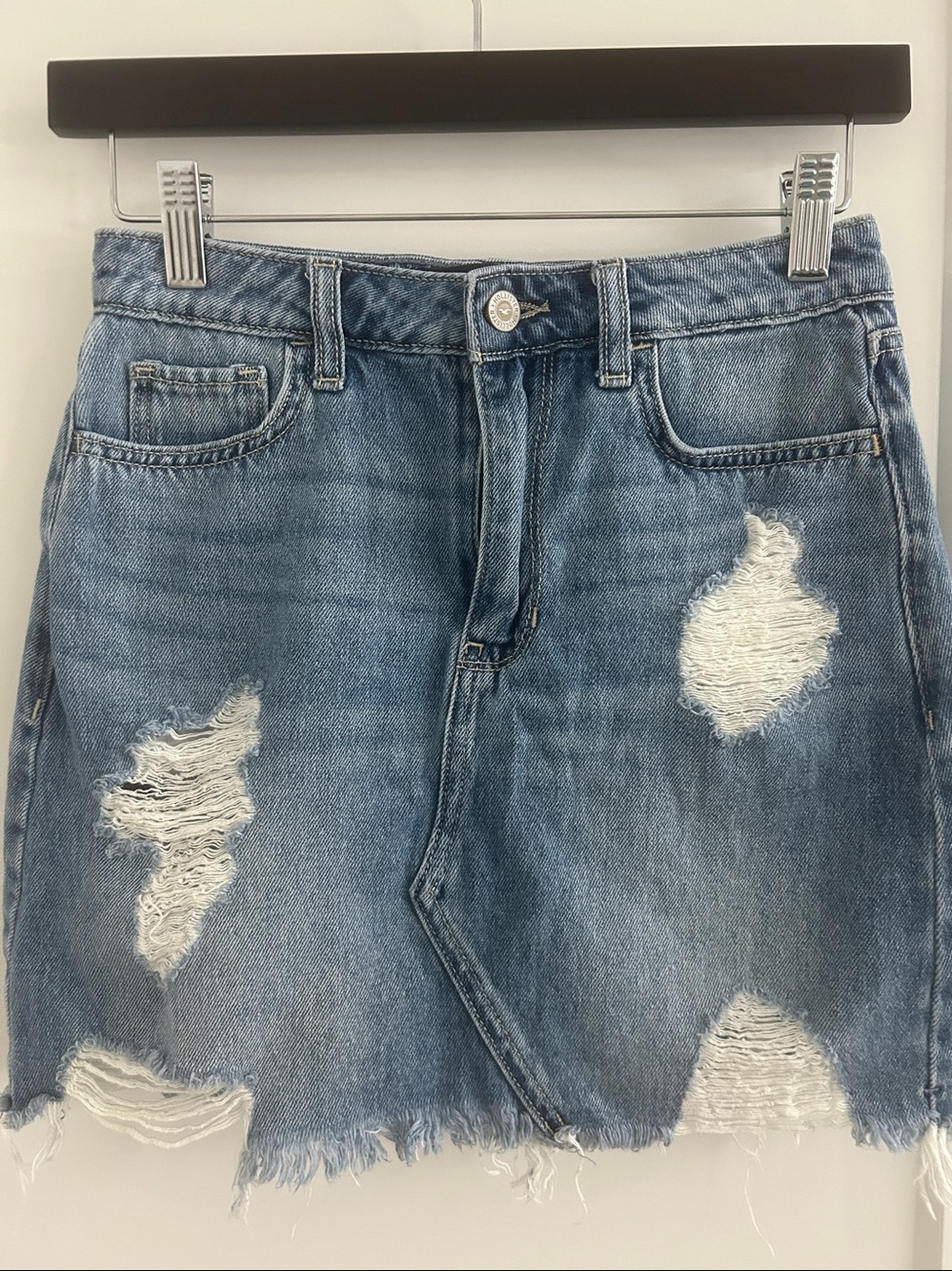 Hollister Co. Ultra High-Rise Distressed Denim Mini Skirt |Size 25
